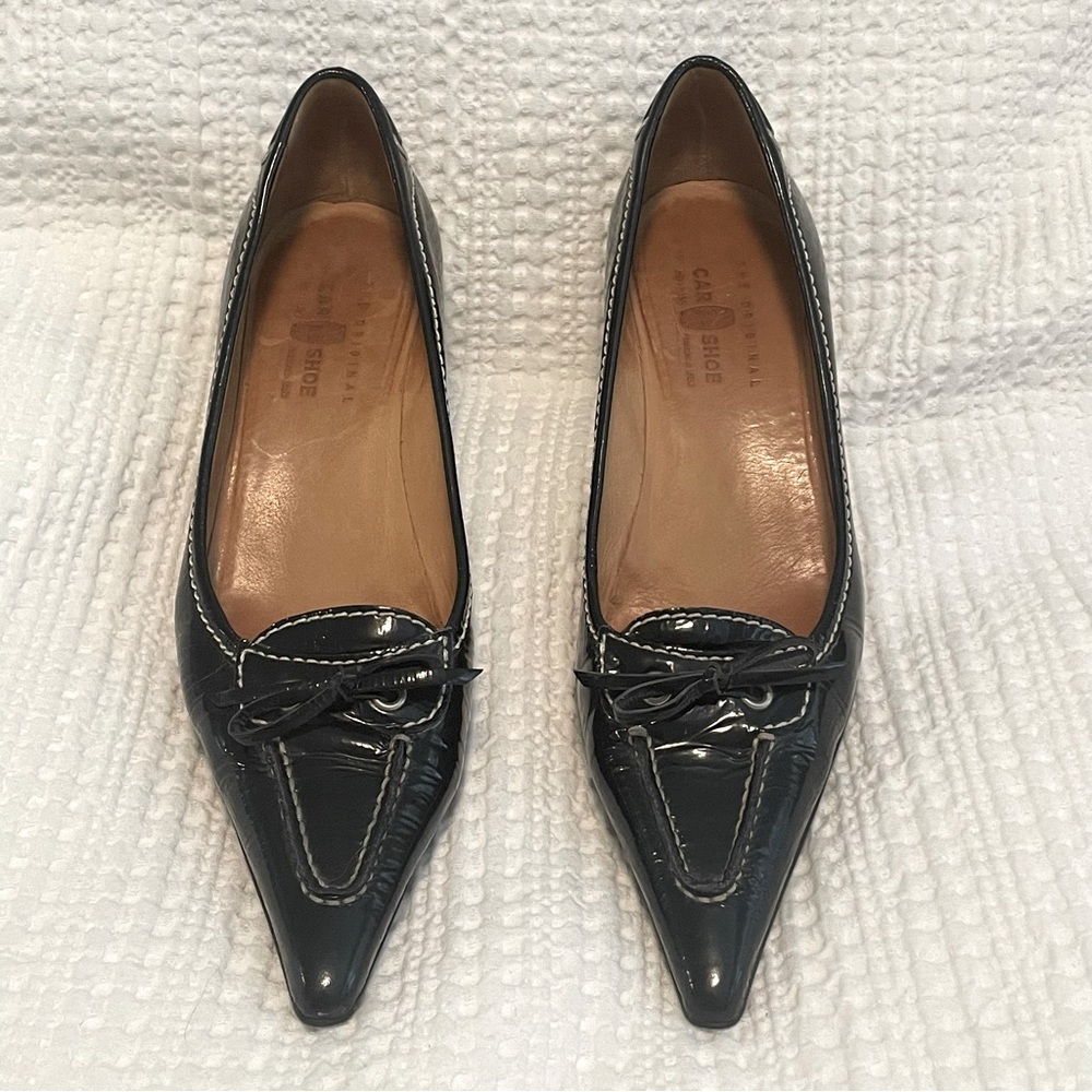 Original Car Shoe by Prada Black Patent Leather Kitten Heel Pump Size 39